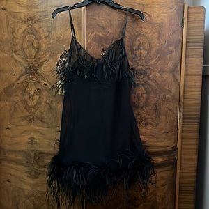 Fun feathered short peignoir